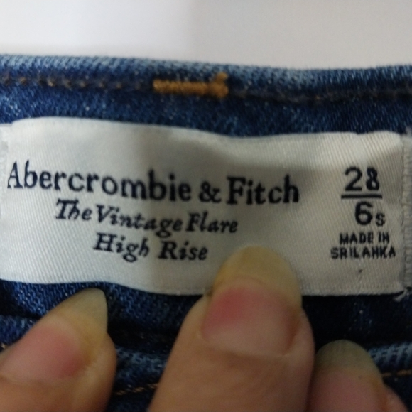 Abercrombie & Fitch Women"s Size 28/6 Dark Blue The Vintage High RiseFlare Jeans - Picture 7 of 11